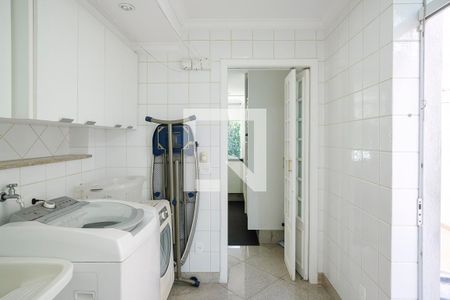 Casa à venda com 380m², 5 quartos e 6 vagasÁrea de serviço