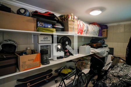 Casa à venda com 380m², 5 quartos e 6 vagasQuarto de serviço