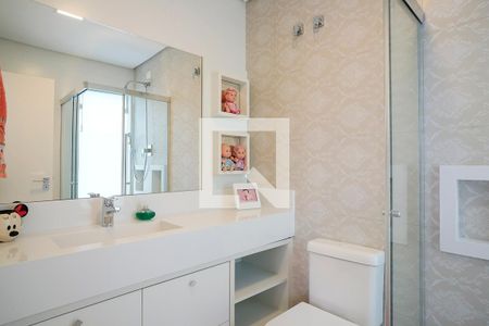 Casa à venda com 380m², 5 quartos e 6 vagasBanheiro da suíte 2