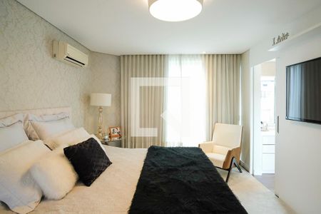 Casa à venda com 380m², 5 quartos e 6 vagasSuíte 1