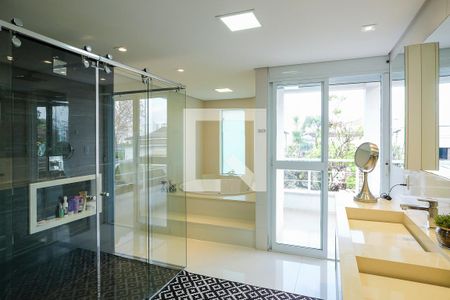 Casa à venda com 380m², 5 quartos e 6 vagasBanheiro da suíte 1