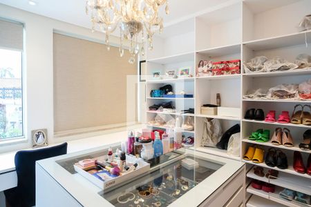 Casa à venda com 380m², 5 quartos e 6 vagasCloset da suíte 1