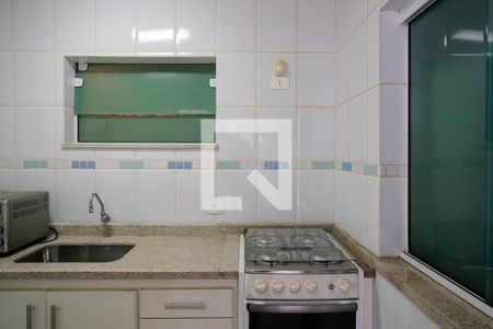 Casa à venda com 380m², 5 quartos e 6 vagasCozinha de serviço