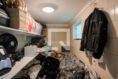 Casa à venda com 380m², 5 quartos e 6 vagasQuarto de serviço