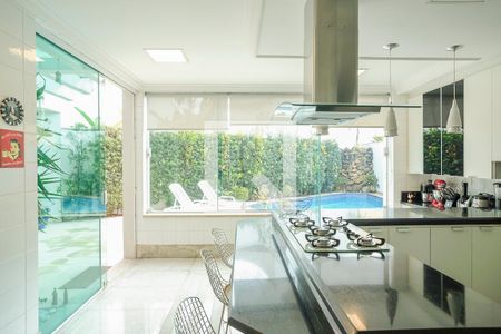 Casa à venda com 380m², 5 quartos e 6 vagasCozinha