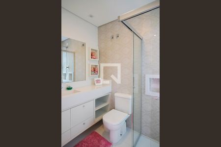 Casa à venda com 380m², 5 quartos e 6 vagasBanheiro da suíte 2