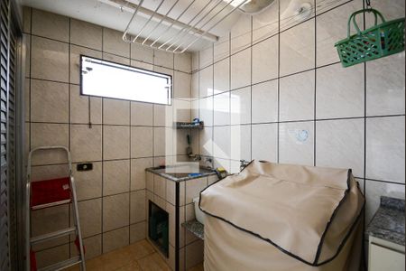 Casa à venda com 192m², 3 quartos e 2 vagas Casa à venda com 192m², 3 quartos e 2 vagasÁrea de Serviço