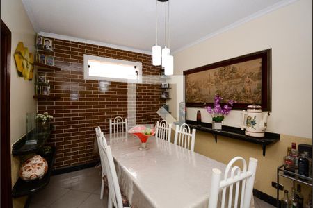 Casa à venda com 192m², 3 quartos e 2 vagas Casa à venda com 192m², 3 quartos e 2 vagascopa