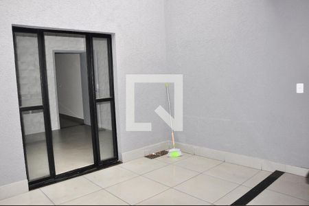 Casa à venda com 125m², 3 quartos e 2 vagas Casa à venda com 125m², 3 quartos e 2 vagasÁrea de Serviço e Churrasqueira