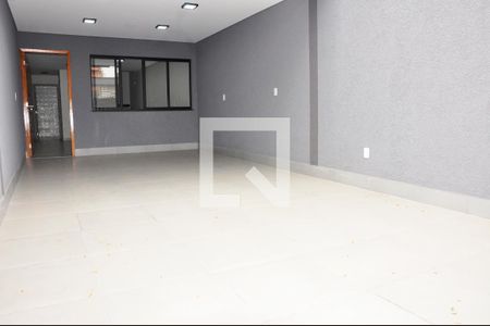 Casa à venda com 125m², 3 quartos e 2 vagas Casa à venda com 125m², 3 quartos e 2 vagasDetalhe Garagem