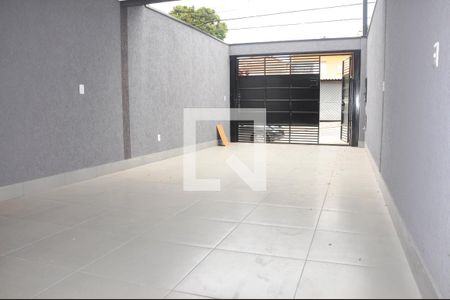 Casa à venda com 125m², 3 quartos e 2 vagas Casa à venda com 125m², 3 quartos e 2 vagasDetalhe Garagem