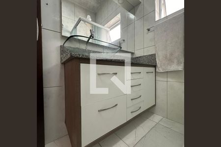 Casa à venda com 150m², 3 quartos e 2 vagasBanheiro