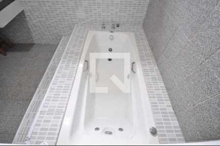 Casa à venda com 200m², 3 quartos e 3 vagasBanheira da Suíte