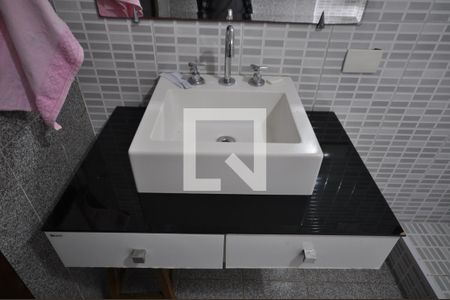 Casa à venda com 200m², 3 quartos e 3 vagasBanheiro da Suíte