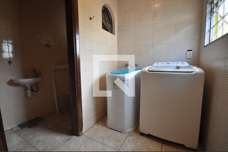 Casa à venda com 200m², 3 quartos e 3 vagasÁrea de Serviço