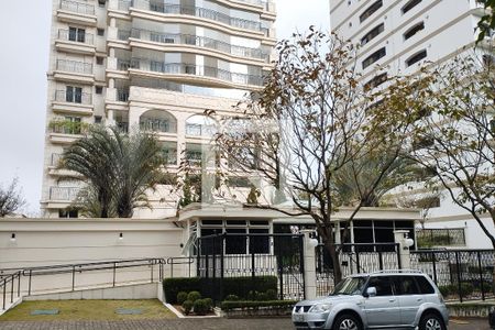 Apartamento à venda com 320m², 4 quartos e 6 vagas Apartamento à venda com 320m², 4 quartos e 6 vagasFachada