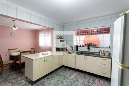 Casa à venda com 198m², 3 quartos e 2 vagas Casa à venda com 198m², 3 quartos e 2 vagasCozinha