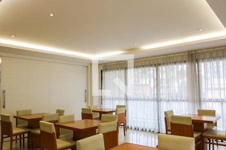 Apartamento à venda com 74m², 3 quartos e 2 vagas Apartamento à venda com 74m², 3 quartos e 2 vagasÁrea comum - Salão de festas