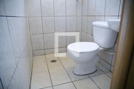 Casa à venda com 120m², 3 quartos e 3 vagasBanheiro da suíte (casa 2)