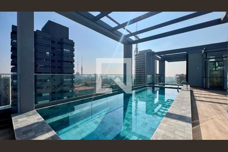 Studio à venda com 31m², 1 quarto e 1 vaga Studio à venda com 31m², 1 quarto e 1 vagaPiscina