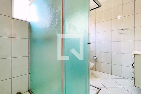 Casa à venda com 237m², 5 quartos e 4 vagas Casa à venda com 237m², 5 quartos e 4 vagasBanheiro da Suíte 1