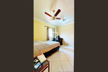 Casa à venda com 237m², 5 quartos e 4 vagas Casa à venda com 237m², 5 quartos e 4 vagasSuíte 2