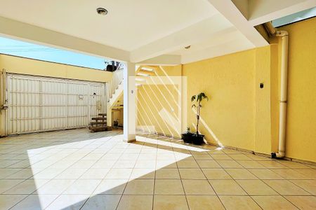 Casa à venda com 237m², 5 quartos e 4 vagas Casa à venda com 237m², 5 quartos e 4 vagasGaragem