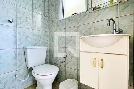 Casa à venda com 237m², 5 quartos e 4 vagas Casa à venda com 237m², 5 quartos e 4 vagasBanheiro