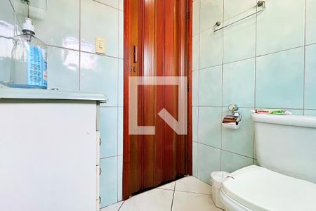 Casa à venda com 237m², 5 quartos e 4 vagas Casa à venda com 237m², 5 quartos e 4 vagasBanheiro da Suíte 2