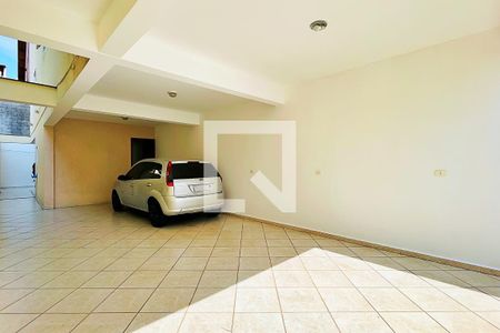 Casa à venda com 237m², 5 quartos e 4 vagas Casa à venda com 237m², 5 quartos e 4 vagasGaragem