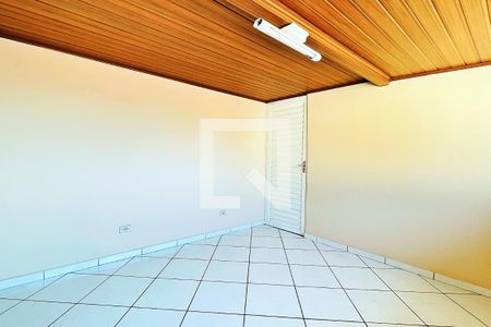 Casa à venda com 237m², 5 quartos e 4 vagas Casa à venda com 237m², 5 quartos e 4 vagasQuarto 2