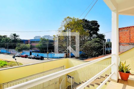 Casa à venda com 237m², 5 quartos e 4 vagas Casa à venda com 237m², 5 quartos e 4 vagasEntrada