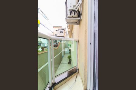 Casa de condomínio à venda com 110m², 3 quartos e 1 vaga Casa de condomínio à venda com 110m², 3 quartos e 1 vagaSacada