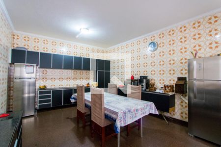 Casa à venda com 180m², 3 quartos e 2 vagasCozinha