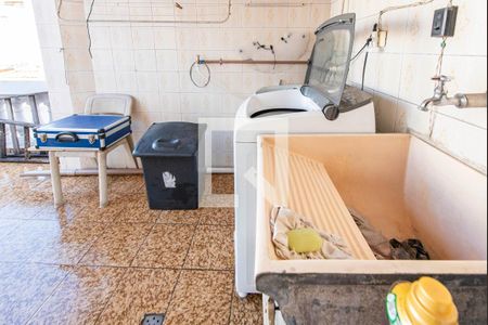 Casa à venda com 180m², 3 quartos e 2 vagasÁrea de Serviço