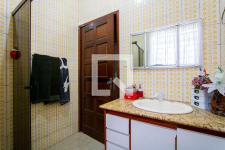 Casa à venda com 180m², 3 quartos e 2 vagasBanheiro