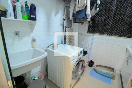 Apartamento à venda com 70m², 2 quartos e 1 vaga Apartamento à venda com 70m², 2 quartos e 1 vagaÁrea de Serviço