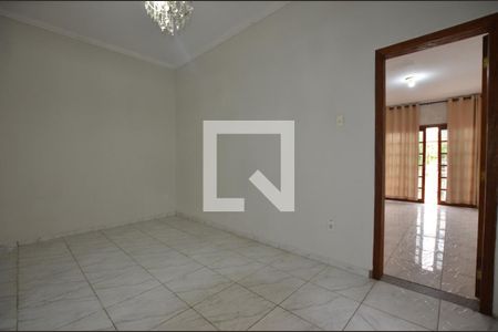 Sala de casa para alugar com 2 quartos, 60m² em Marechal Hermes, Rio de Janeiro