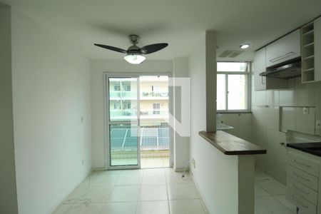 Sala de apartamento à venda com 2 quartos, 58m² em Taquara, Rio de Janeiro