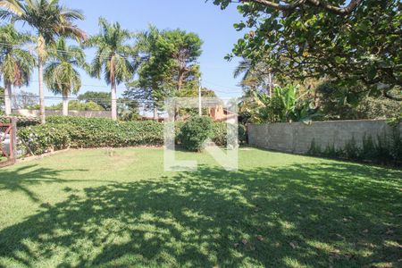 Casa à venda com 453m², 4 quartos e 8 vagas Casa à venda com 453m², 4 quartos e 8 vagasQuintal