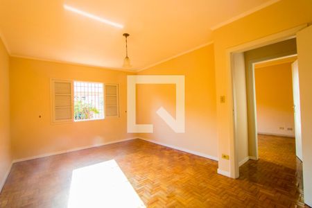 Casa à venda com 375m², 4 quartos e 5 vagas Casa à venda com 375m², 4 quartos e 5 vagasQuarto 2