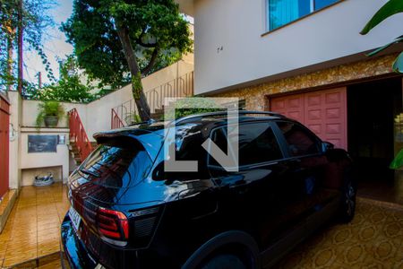 Casa à venda com 375m², 4 quartos e 5 vagas Casa à venda com 375m², 4 quartos e 5 vagasÁrea externa