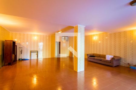 Casa à venda com 375m², 4 quartos e 5 vagas Casa à venda com 375m², 4 quartos e 5 vagasGaragem