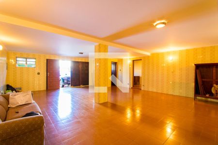 Casa à venda com 375m², 4 quartos e 5 vagas Casa à venda com 375m², 4 quartos e 5 vagasGaragem