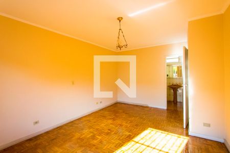 Casa à venda com 375m², 4 quartos e 5 vagas Casa à venda com 375m², 4 quartos e 5 vagasQuarto 1 - Suíte