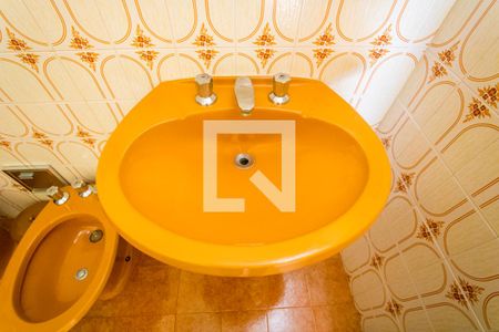 Casa à venda com 375m², 4 quartos e 5 vagas Casa à venda com 375m², 4 quartos e 5 vagasBanheiro do quarto 1