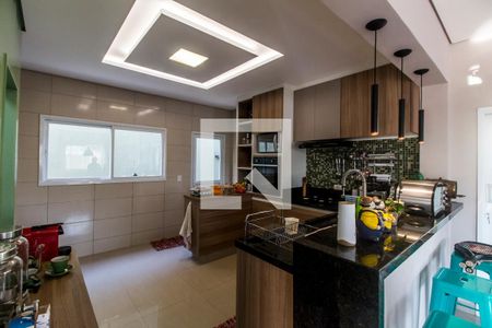 Casa de condomínio à venda com 350m², 4 quartos e 5 vagas Casa de condomínio à venda com 350m², 4 quartos e 5 vagasCozinha