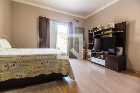 Casa de condomínio à venda com 350m², 4 quartos e 5 vagasSuíte master