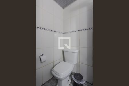 Banheiro de apartamento à venda com 3 quartos, 67m² em Humaitá, Porto Alegre