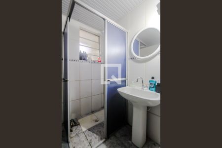 Banheiro de apartamento à venda com 3 quartos, 67m² em Humaitá, Porto Alegre